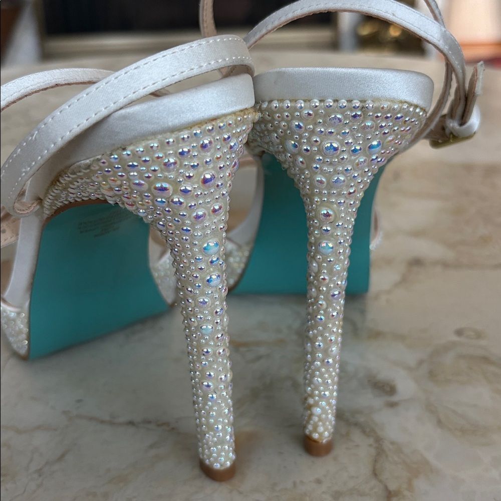 Betsey Johnson White Aden Platform Dress Heeled Sandals Ankle Strap Faux Pearls - Picture 9 of 13